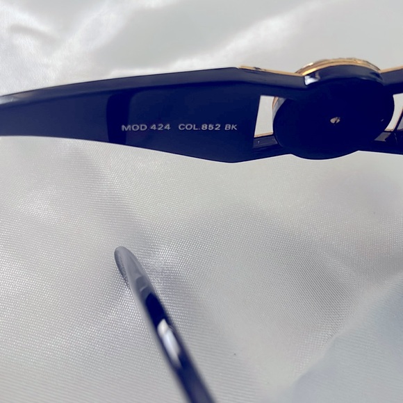 Gianni Versace Golden Medusa Sunglasses COL 852 Black Vintage PreOwned - Picture 4 of 6